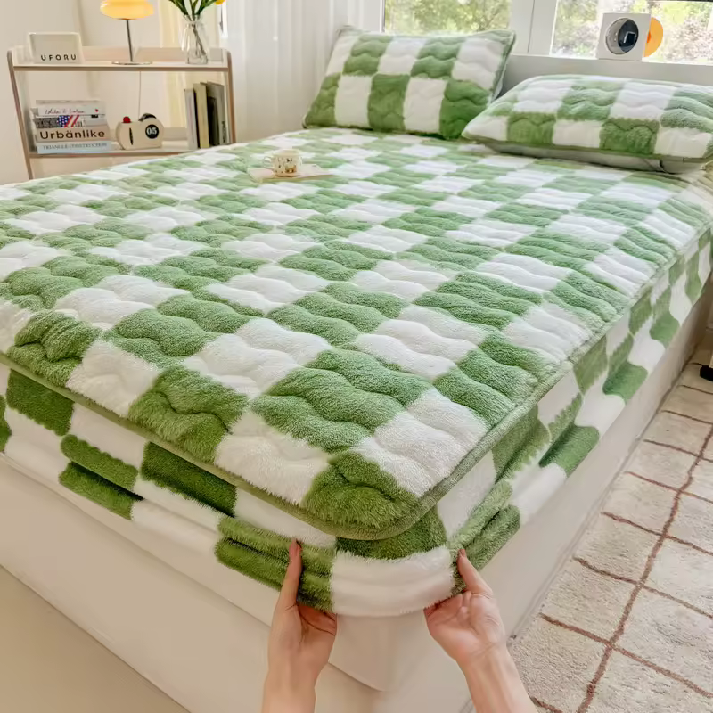 Soft Plush Mattress Protector: Warm Winter Couple Bed Cover
